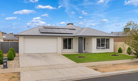 Popular Villa Shepparton - Darwin Holiday 1