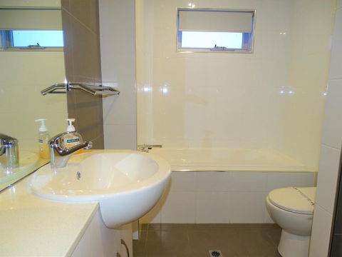 Port Vincent Seaside Apartments - Apartment 1 - Darwin Holiday 3