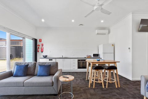 Port Lincoln Shark Apartment 4 - Darwin Holiday 1