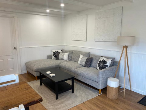 Pet Friendly Cozy Cabin - Darwin Holiday 2