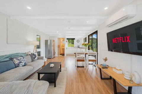 Pet Friendly Cozy Cabin - Darwin Holiday 0