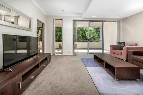 Quiet Apartment In Braddon ACT - Darwin Holiday 3