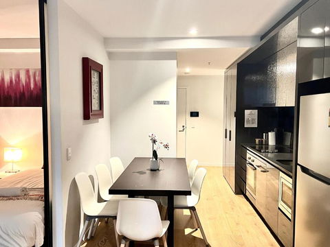 Readyset Apartments At Manhattan - Darwin Holiday 3