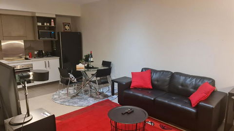Qure Restaurant And Apartments Canberra Bruce - Darwin Holiday 0