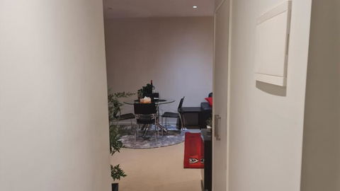 Qure Restaurant And Apartments Canberra Bruce - Darwin Holiday 2