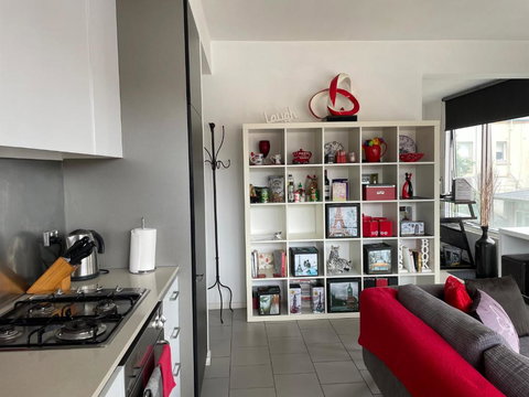 Radiance - Chic Fitzroy Street Apartment - Darwin Holiday 3