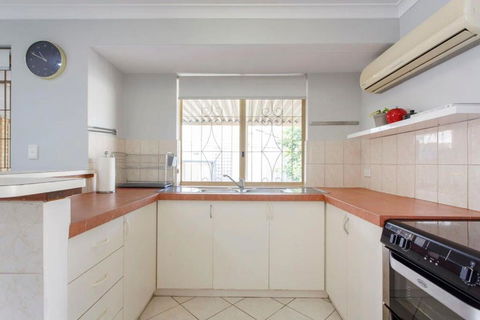 Private Room In St James - Darwin Holiday 3