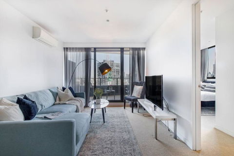 Premium Albert Park Grand Prix Apartment By Ready Set Host - Darwin Holiday 0