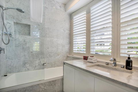 Premium Double Bay 3 Bedroom Apartment - Darwin Holiday 2