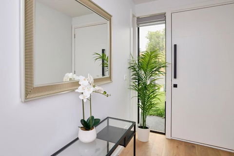 Preston Lux House 5 Bed 5 Bath - Darwin Holiday 1
