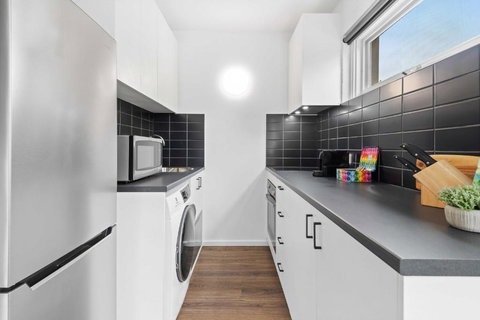 Pristine 1-Bed Unit Moments From Royal Park - Darwin Holiday 2