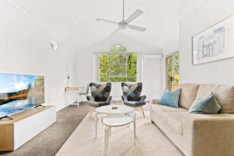 Pristine 2-Bed Near Marrickville Village - Darwin Holiday 3