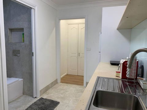 Private 1 Bedroom Apartment Near Beach And Shops - Darwin Holiday 1
