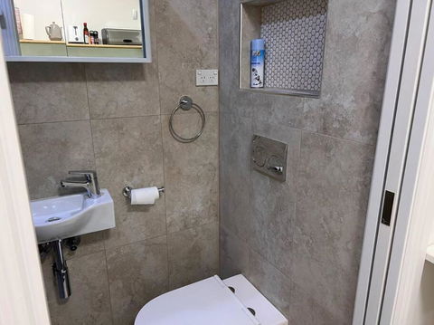 Private 1 Bedroom Apartment Near Beach And Shops - Darwin Holiday 2