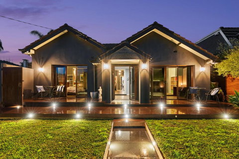 Private, Modern And Warm Family Home - Darwin Holiday 2