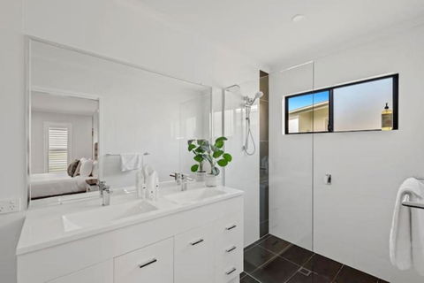 Private Mudjimba Beach Abode - Darwin Holiday 0