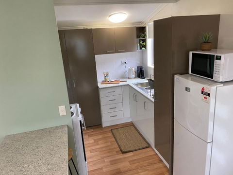 Private Guesthouse - Pet Friendly - Walk To Beach - Darwin Holiday 1