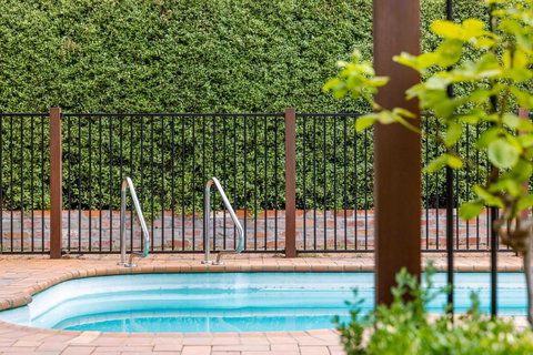 Private Pool Retreat In Watson - Darwin Holiday 0