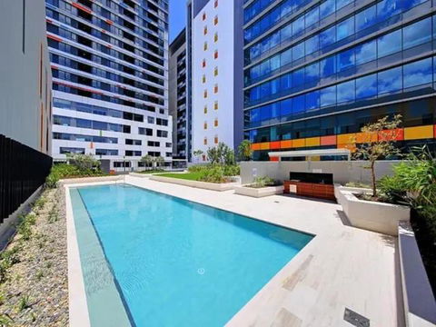 Private Bedroom & Bathroom In Shared Inner Brisbane Apartment - Darwin Holiday 0