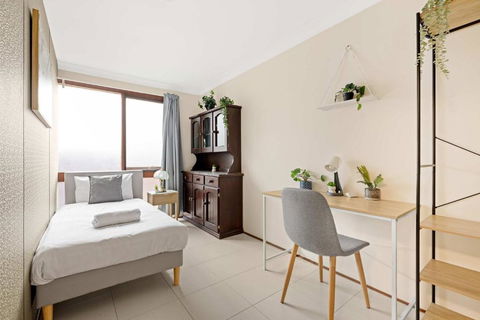 Private Single Room - Centrally Located At Milperra - Shared Bathroom - Darwin Holiday 0