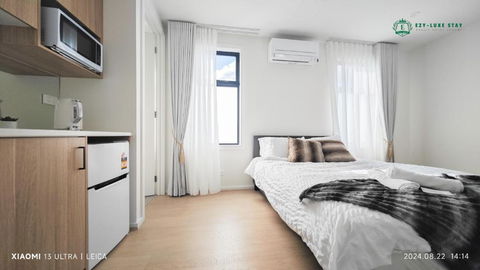 Private Suite With Queen Bed TV - Room 11 - Darwin Holiday 0
