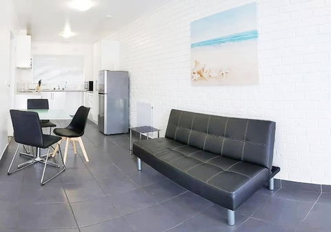 PROMO 2-Bedroom Villa Next To Train Station, FREE PARKING - Darwin Holiday 1