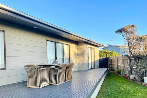 Pyramid Views - Darwin Holiday 3