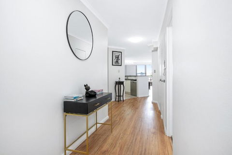 Pyrmont 2 Bed Apartment - Prime Location W Parking - Darwin Holiday 1