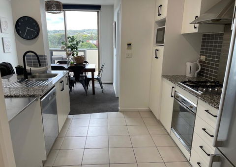 Qbn Cracker: 2BR, 2BA, 2 Secure B/ Ment Car Parks - Darwin Holiday 3