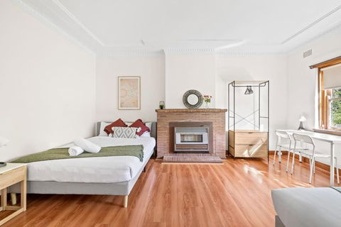 Quadruple Room - Near Transport & Shops - Shared Bathroom - Darwin Holiday 2