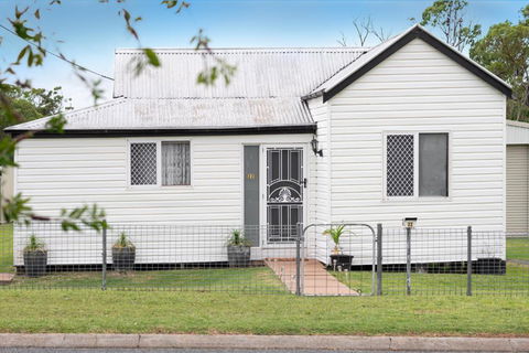 Quaint 2 Bedroom Fully Furnished Cottage - Darwin Holiday 0