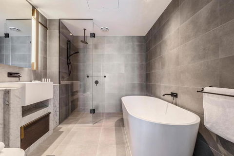 Queens Place Classy Lvl 69 Apt W Skyline Views - Darwin Holiday 3