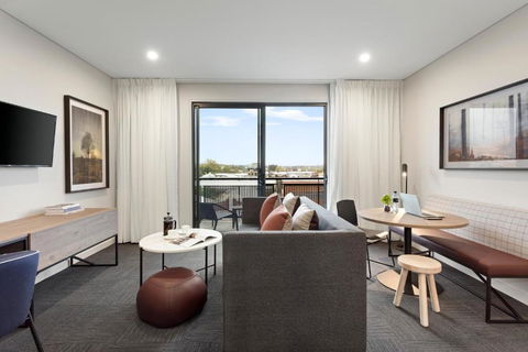 Quest Orange - Darwin Holiday 3