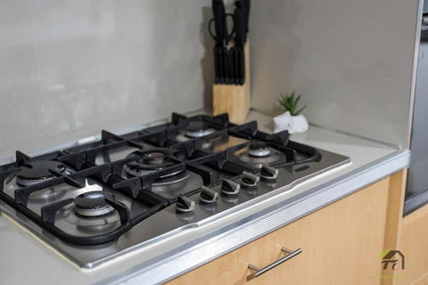 Quiet 5 Bedrooms House Located Springfield Lake - Darwin Holiday 3