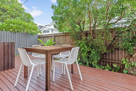 Quiet & Bright Art Deco Apartment By New Farm Park - Darwin Holiday 1