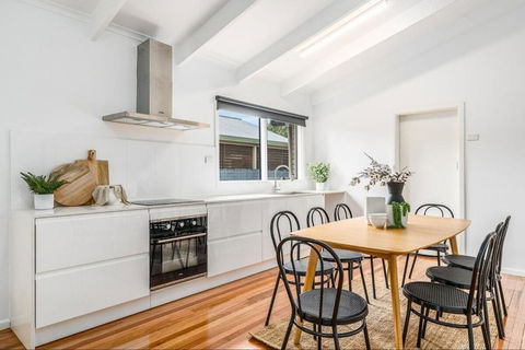 Quiet & Cozy 4 Bedroom Home - Darwin Holiday 3