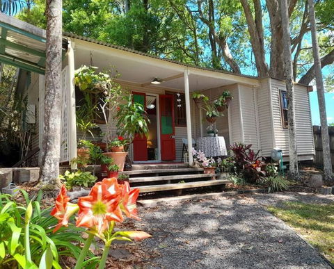 Quirky Cottage In Centre Of Maleny, Walk Everywhere - Darwin Holiday 0
