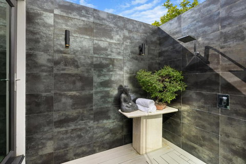 Quiet Couples Getaway - Darwin Holiday 2