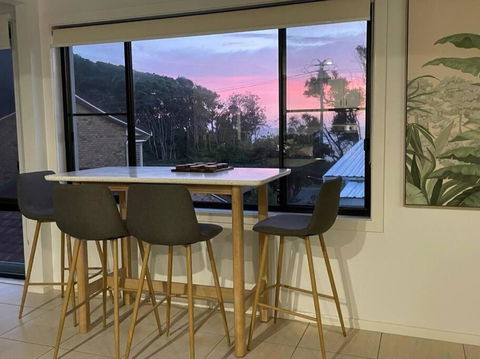 Rainbow Beachhouse - Deluxe, Pristine Location - Darwin Holiday 1