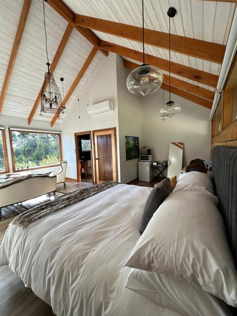 Rainy Hill Retreat - The Loft - Darwin Holiday 2