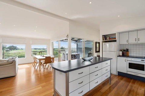 Range View House 23 Bristow Smith Ave Goolwa South-No Linen Included - Darwin Holiday 0