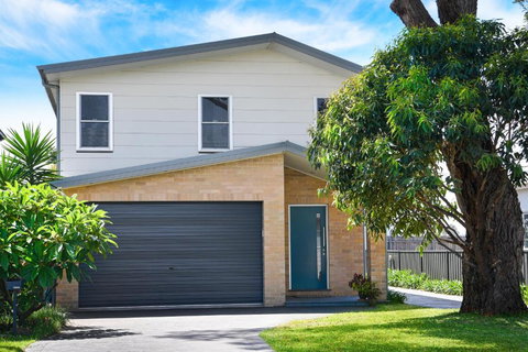 Rangoon Sunrise At Minnamurra - Darwin Holiday 0