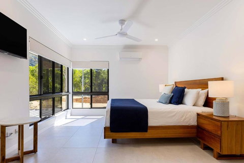 Raphari At The Cove - A Stunning Poolside Escape - Darwin Holiday 2