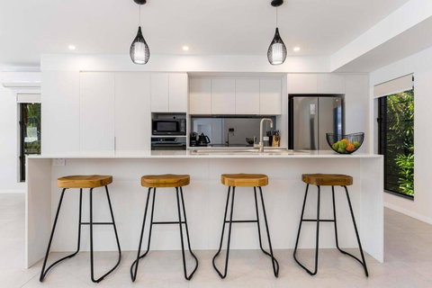 Raphari At The Cove - A Stunning Poolside Escape - Darwin Holiday 3