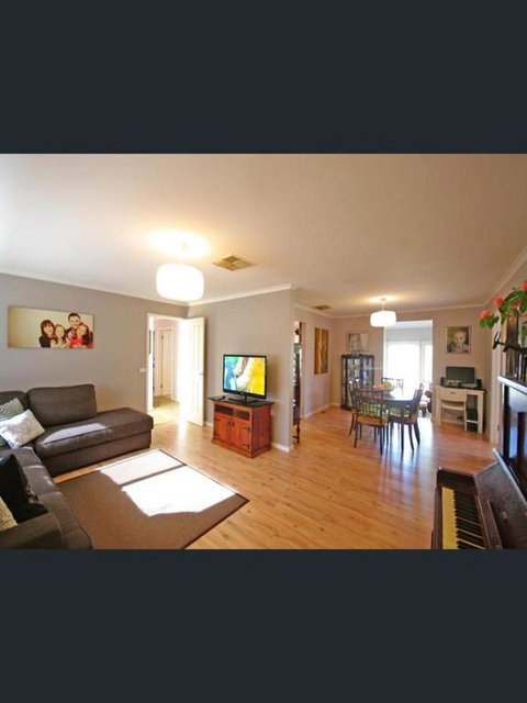 Ravenhill House - Darwin Holiday 1