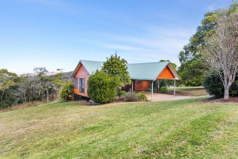 Ravensbourne Escape- Stella Luna - Darwin Holiday 0