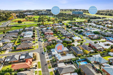 Reconnect On Daly I Epworth And Deakin - Darwin Holiday 3