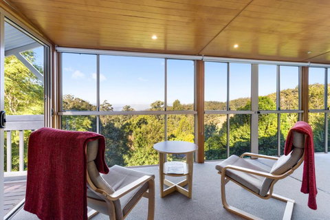 Ravensbourne Escape - Windsong - Darwin Holiday 0