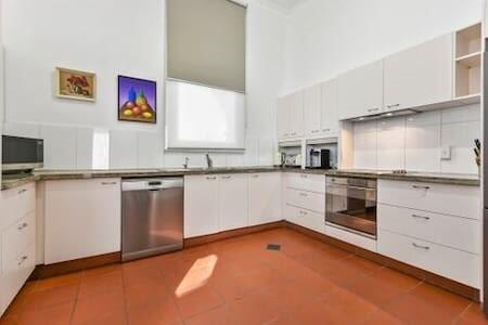 Aston On Church - Luxury Accommodation - Darwin Holiday 3