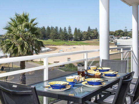 At The Beach - Kiama Surf Beach At Your Doorstep - Darwin Holiday 1